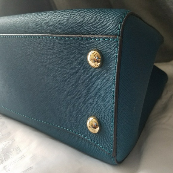 Michael Kors shoulder bag in mint condition!! - Picture 4 of 5